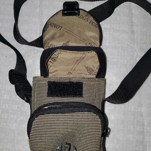 London Fog camera case - Picture 5 of 7